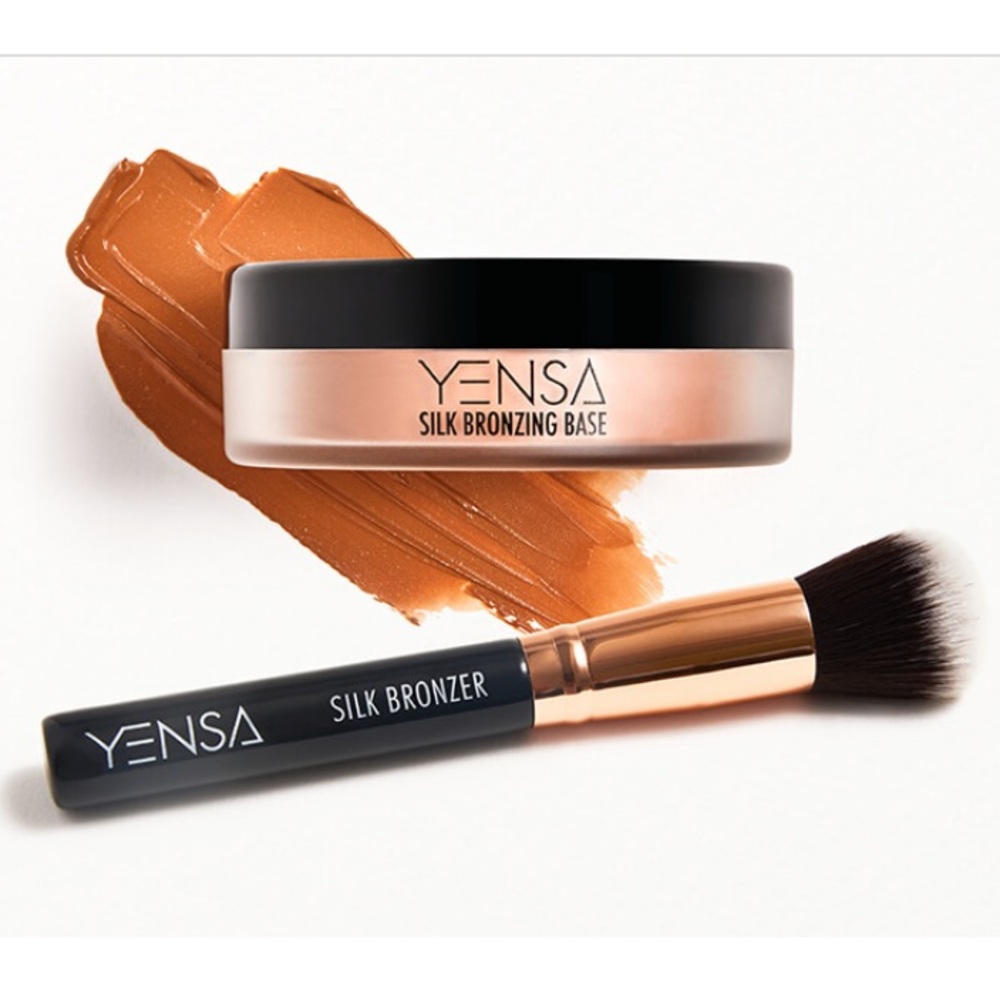 💙CLEARANCE $12💙YENSA Silk Bronzing Base & Brush
